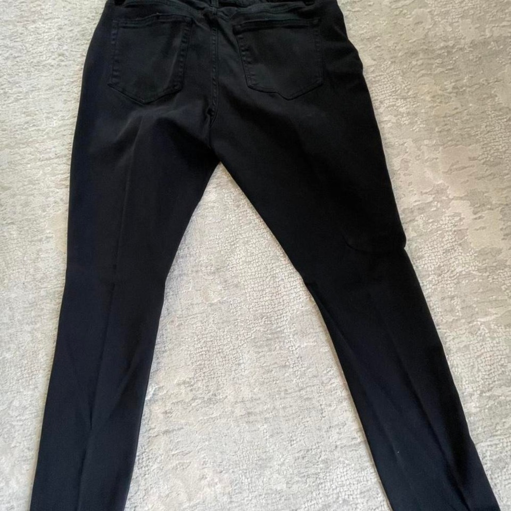 Black Day-trip refined skinny jeans. 34R cotton/poly/spandex nice stretch